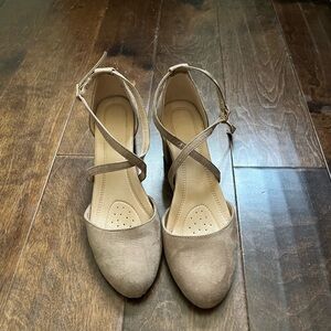 Elegant Women's Tan Suede Shoes